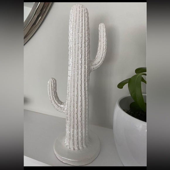Decorative Statue Sculpture Western Cactus Ceramic White 11 inches Home Decor - Picture 9 of 9